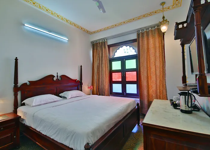 Fabhotel Shree Villas